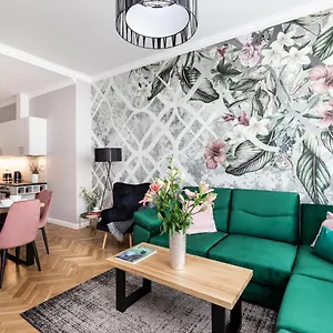 luxe-living-krakow.krakowhotelspoland.com/